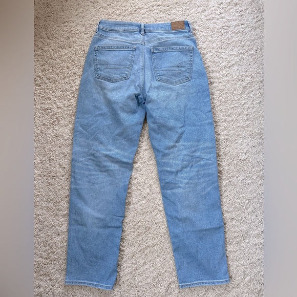 American Eagle Mom Straight Jean Size 4 - Picture 2 of 4